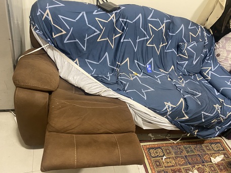 Dubai, Furniture, AED 600,  3 Seater Sofa Recliner