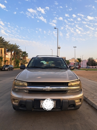 Jeddah, Vehicles, Cars & Trucks , SAR 10500,  Chevrolet Trailblazer,  2005,  Automatic,  373000 KM,   LT  Golden - American Specs - Full Option