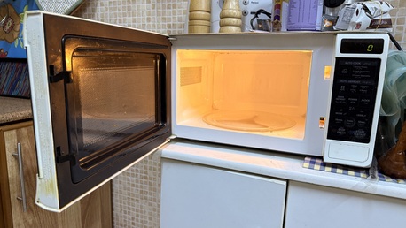 Riyadh, Appliances, SAR 200,  Lg Microwave