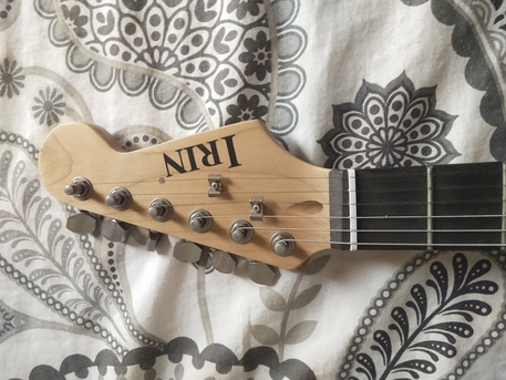 Janabiya, Musical Instruments, BHD 22,  Electric Guitar