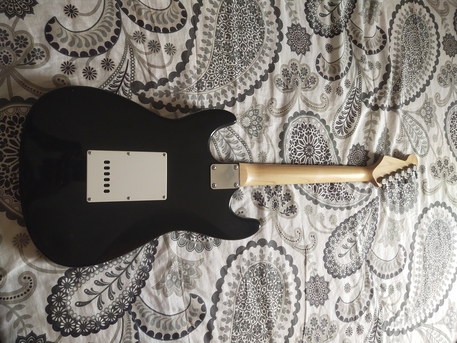 Janabiya, Musical Instruments, BHD 22,  Electric Guitar