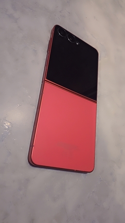 Riyadh, Mobile Phones, SAR 2900,  Samsung Z Flip 7 12GB/256GB (Red) And Samsung A06 5G