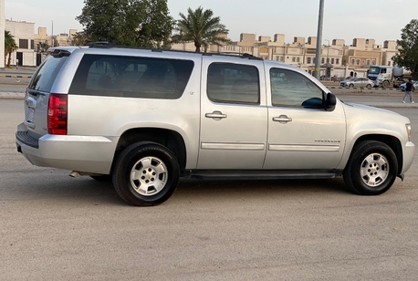 Riyadh, Vehicles, Cars & Trucks , SAR 29000,  Chevrolet Suburban LT,  2011,  Automatic,  450000 KM,  Chevrolet Suburban  LT 4x4