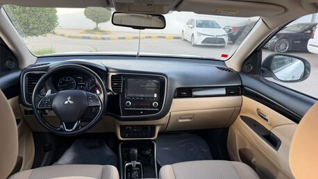 Riyadh, Vehicles, Cars & Trucks , SAR 40000,  Mitsubishi Outlander,  2022,  Automatic,  260000 KM,  , ,  , 260,000 Km, Full Option 4?4