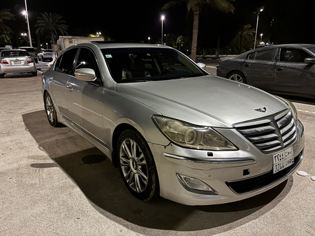 Dammam, Vehicles, Cars & Trucks , SAR 32000,  Hyundai Genesis,  2013,  Automatic,  305000 KM,