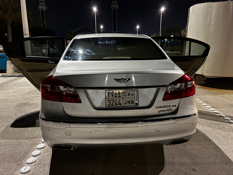 Dammam, Vehicles, Cars & Trucks , SAR 32000,  Hyundai Genesis,  2013,  Automatic,  305000 KM,
