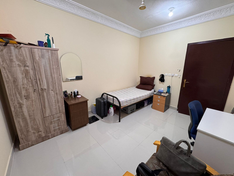 Olaya, Housing Exchanges, SAR 1400/month,  3 BR,  1 Room Available Near MOI Metro Station, Olaya 1400 SAR Per Month