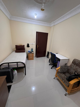 Olaya, Housing Exchanges, SAR 1400/month,  3 BR,  1 Room Available Near MOI Metro Station, Olaya 1400 SAR Per Month