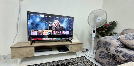 Riyadh, Appliances, SAR 650,  50 INCH NEW SMART TV AND TV TABLE