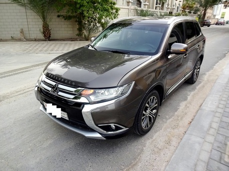 Umm Al Hassam, Vehicles, Cars & Trucks , BHD 4100,  Mitsubishi Outlander,  2016,  Automatic,  117000 KM,  7 Seater # Well Maintained SUV