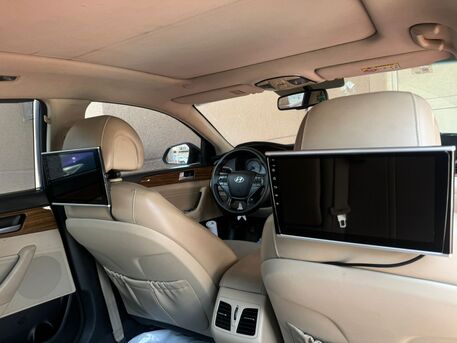 Khobar, Auto Parts, SAR 800,  Android Screen For Headrest - All Cars