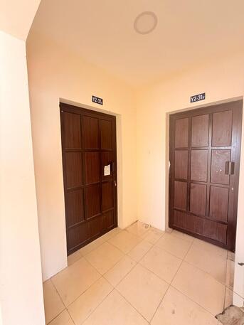 Manama, Apartments, Flats, Houses & Villas, BHD 160/month,  1 BR,  Save On Electricity: 1BHK In Al-Qafoul With New Inverter AC EWA Included