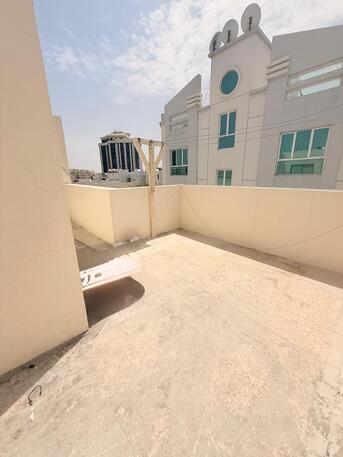 Manama, Apartments, Flats, Houses & Villas, BHD 160/month,  1 BR,  Save On Electricity: 1BHK In Al-Qafoul With New Inverter AC EWA Included