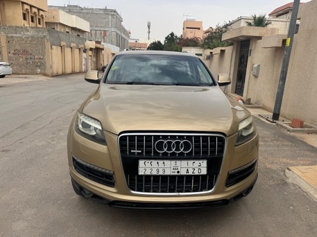 Al Sulaymaniyyah, Vehicles, Cars & Trucks , SAR 38000,  Audi Q7,  2014,  Automatic,  217000 KM,   Car  Seven Seats Good Condition SAR 38000