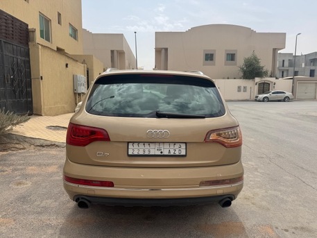 Al Sulaymaniyyah, Vehicles, Cars & Trucks , SAR 38000,  Audi Q7,  2014,  Automatic,  217000 KM,   Car  Seven Seats Good Condition SAR 38000
