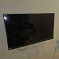 SAR 850,  For Sale: 32&rdquo; 4K TV (Wall Bracket)+ Geepas Oven &ndash; Price: Only 850 SAR
