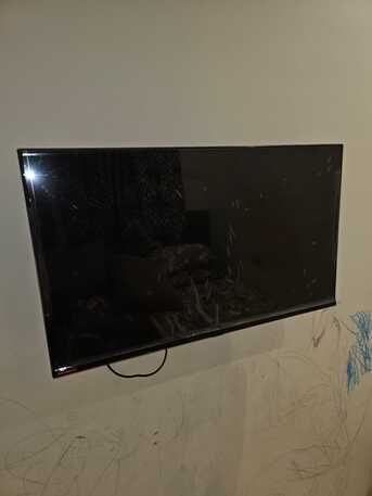 Jeddah, Household Items, SAR 850,  32&rdquo; 4K TV &ndash; Class Pro Brand And  25L Oven - Geepas Price: Only 850 SAR