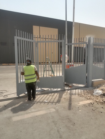 Riyadh, Construction, للحدادة و المونيم،الذجاج