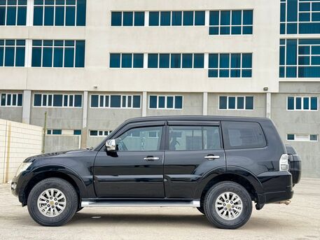 Zinj, Vehicles, Cars & Trucks , BHD 4200,  Mitsubishi Pajero,  2015,  Automatic,  130000 KM,  7 SEATER SUV