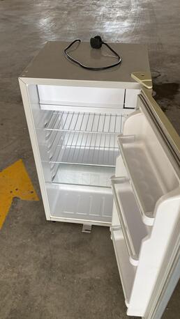 Jannusan, Household Items, BHD 30,  Single Door Refrigerator/Fridge For Sale
