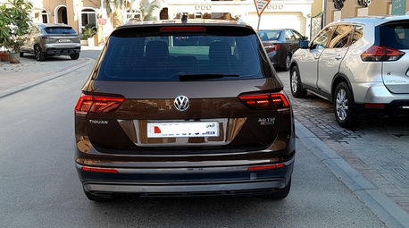 Manama, Vehicles, Cars & Trucks , BHD 3900,  Volkswagen Tiguan,  2017,  Automatic,  200 KM,