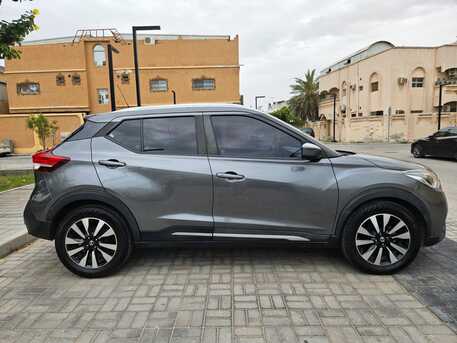 Dammam, Vehicles, Cars & Trucks , SAR 37000,  Nissan Kicks,  2017,  Automatic,  91080 KM,    (Full Option) | Family Used | Excellent Condition