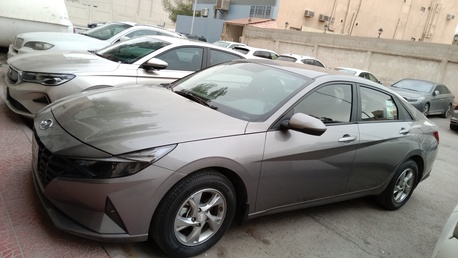 Riyadh, Vehicles, Cars & Trucks , SAR 65000,  Hyundai Elantra 1.6,  2023,  Automatic,  55000 KM,   Elantra 1.6  Transmission For Sale