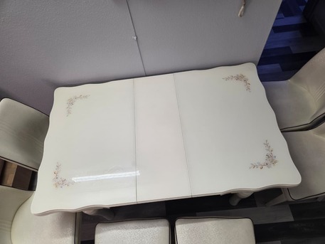 Al Wizarat, Furniture, SAR 700,  Elegant Extendable Dining Table Set For Sale