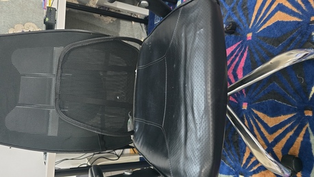 Jeddah, Furniture, SAR 150,  Office Chair Revolving Up And Down