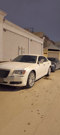 Riyadh, Vehicles, Cars & Trucks , SAR 37000,  Chrysler 300,  2013,  Automatic,  175000 KM,
