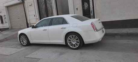 Riyadh, Vehicles, Cars & Trucks , SAR 37000,  Chrysler 300,  2013,  Automatic,  175000 KM,