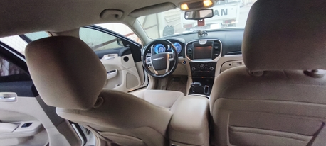 Riyadh, Vehicles, Cars & Trucks , SAR 37000,  Chrysler 300,  2013,  Automatic,  175000 KM,