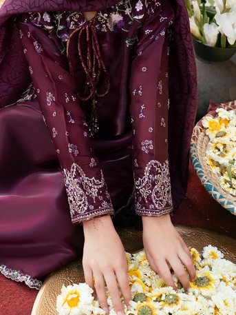 Ajman, Clothing & Accessories, AED 325,  Ready To Wear Beautiful Silk 3Pc