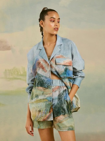 Mumbai, Clothing & Accessories, INR 15000,  Stylish Travel Outfit Collection