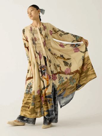 Mumbai, Clothing & Accessories, INR 15000,  Stylish Travel Outfit Collection