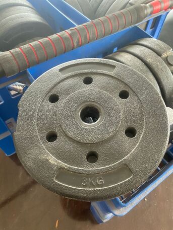 Dammam, Sporting Goods, SAR 300,  63 Kg Workout Weights With 1 Long Bar And 2 Small Dumbbell Bars