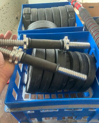 Dammam, Sporting Goods, SAR 300,  63 Kg Workout Weights With 1 Long Bar And 2 Small Dumbbell Bars