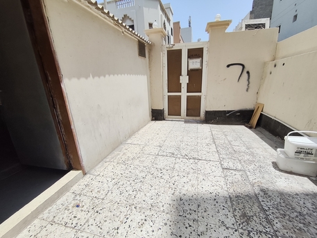 Zinj, Apartments, Flats, Houses & Villas, BHD 190/year,  1 BR,  Zinj:- Groundfloor 1Bhk Flat On Rent With Ewa..