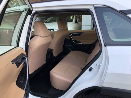 Manama, Vehicles, Cars & Trucks , BHD 7800,  Toyota RAV4 Full Automattic Imacalite Condation Single Ownar,  2021,  Automatic,  100000 KM,