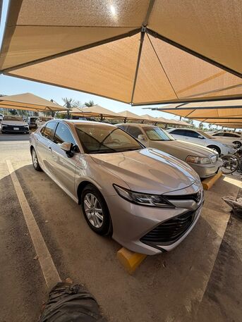 Riyadh, Vehicles, Cars & Trucks , SAR 66000,  Toyota Camry LE Hybrid,  2019,  Automatic,  150000 KM,  Selling Toyota Camry