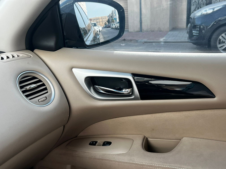 Dammam, Items Wanted, Nissan Pathfinder 2016 Very Good Condition