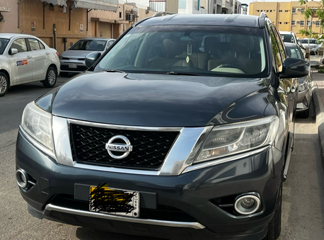 Dammam, Items Wanted, Nissan Pathfinder 2016 Very Good Condition