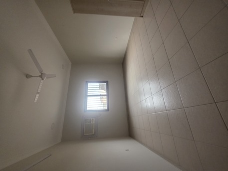 Arad, Apartments, Flats, Houses & Villas, BHD 200/month,  2 BR,  ?2BATHROOM Hall Kitchen Without Electricity