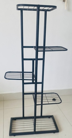 Zinj, Farm & Garden, BHD 1,  Selling Plants And Plant Stand