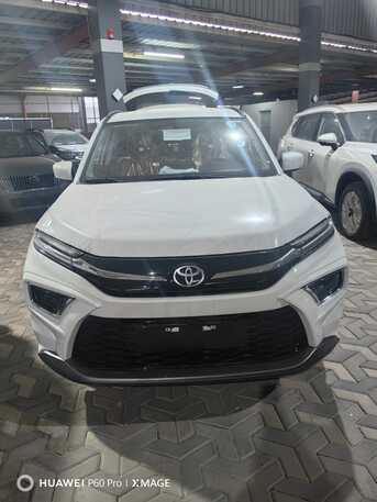 Jeddah, Pick Up & Drop Off, Pick And Drop Service Available In Jeddah (Toyota Urban Cruise)