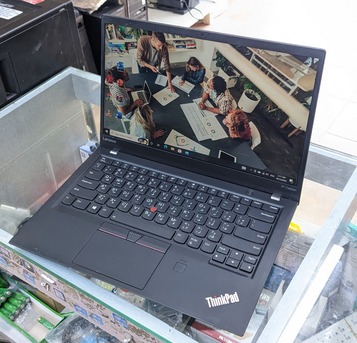 Manama, Computers, BHD 93,  LENOVO X1 CARBON Core I7 6th Gen Laptop 14" Display 2.8Ghz 8GB RAM 256GB SSD M.2 Slim BODY