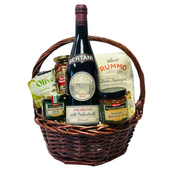 New York, Food, USD 229,  Premium Wicker Wine Gift Set For Birthdays And Special Occasions