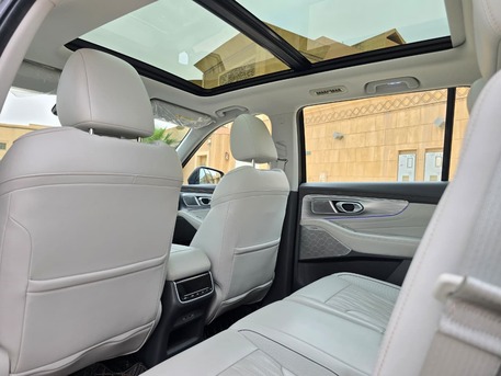 Riyadh, Vehicles, Cars & Trucks , SAR 67000,  GAC GS8 4WD,  2023,  Automatic,  77000 KM,    Full Options With Sunroof N Sales (2nd Owner)