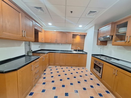 Juffair, Apartments, Flats, Houses & Villas, BHD 900/month,  Furnished,  4 BR,  200 Sq. Meter,  Unlimited Ewa | Extremely Spacious | Luxury | Balcony | Pets Friendly | Wifi & Hk Services