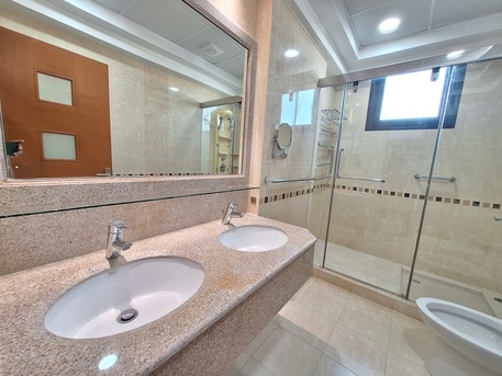 Juffair, Apartments, Flats, Houses & Villas, BHD 900/month,  Furnished,  4 BR,  200 Sq. Meter,  Unlimited Ewa | Extremely Spacious | Luxury | Balcony | Pets Friendly | Wifi & Hk Services